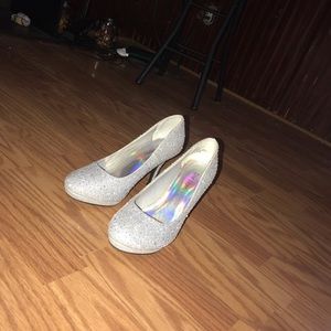 Prom shoes